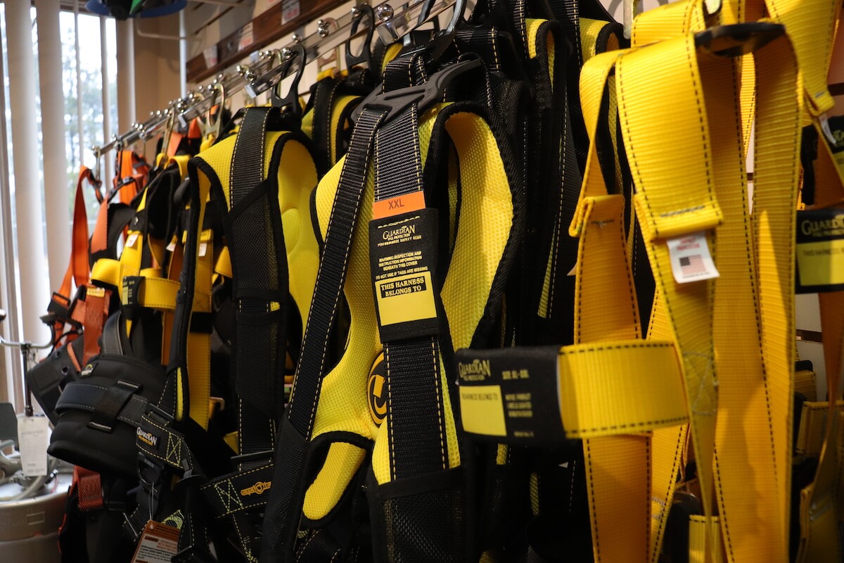 Looking for harnesses for your crew? Safety Resources Company of Ohio has the sizes and styles you need.